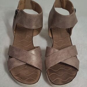 Women's Tan Sandals